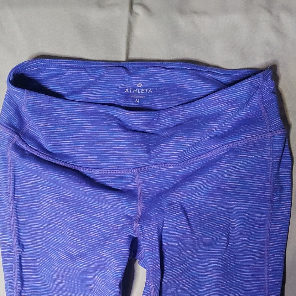 Athleta Vibrant Blue Knee Length Leggings